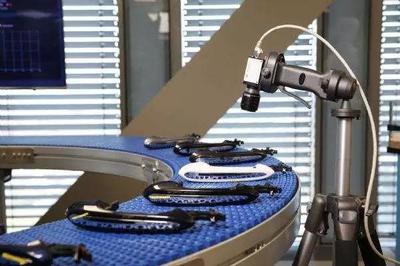 人機(jī)協(xié)作時(shí)代新要求 電動(dòng)夾具與人工智能應(yīng)用軟件開發(fā)的融合之道